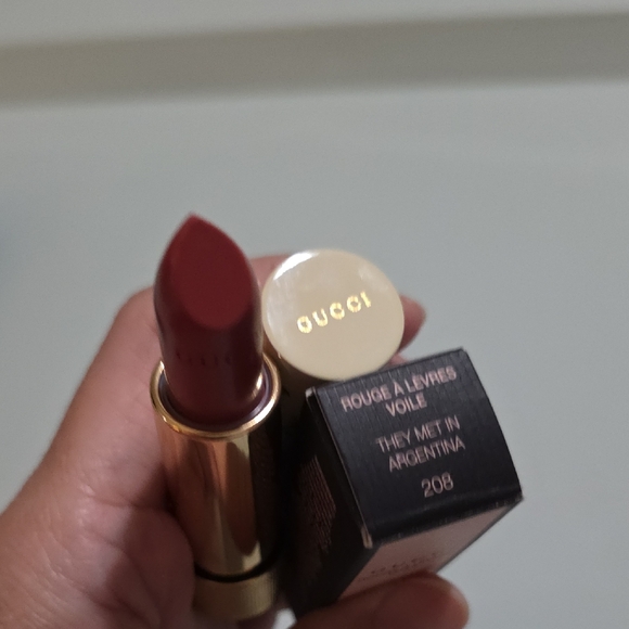 New~ Gucci Rouge à Lèvres Voile Lipstick - 208 They Met In Argentina - Picture 16 of 16